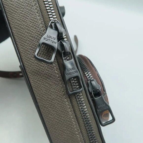 Authentic Louis Vuitton Phone Box Monogram Canvas Shoulder Bag 1258-092124 - Picture 8 of 12